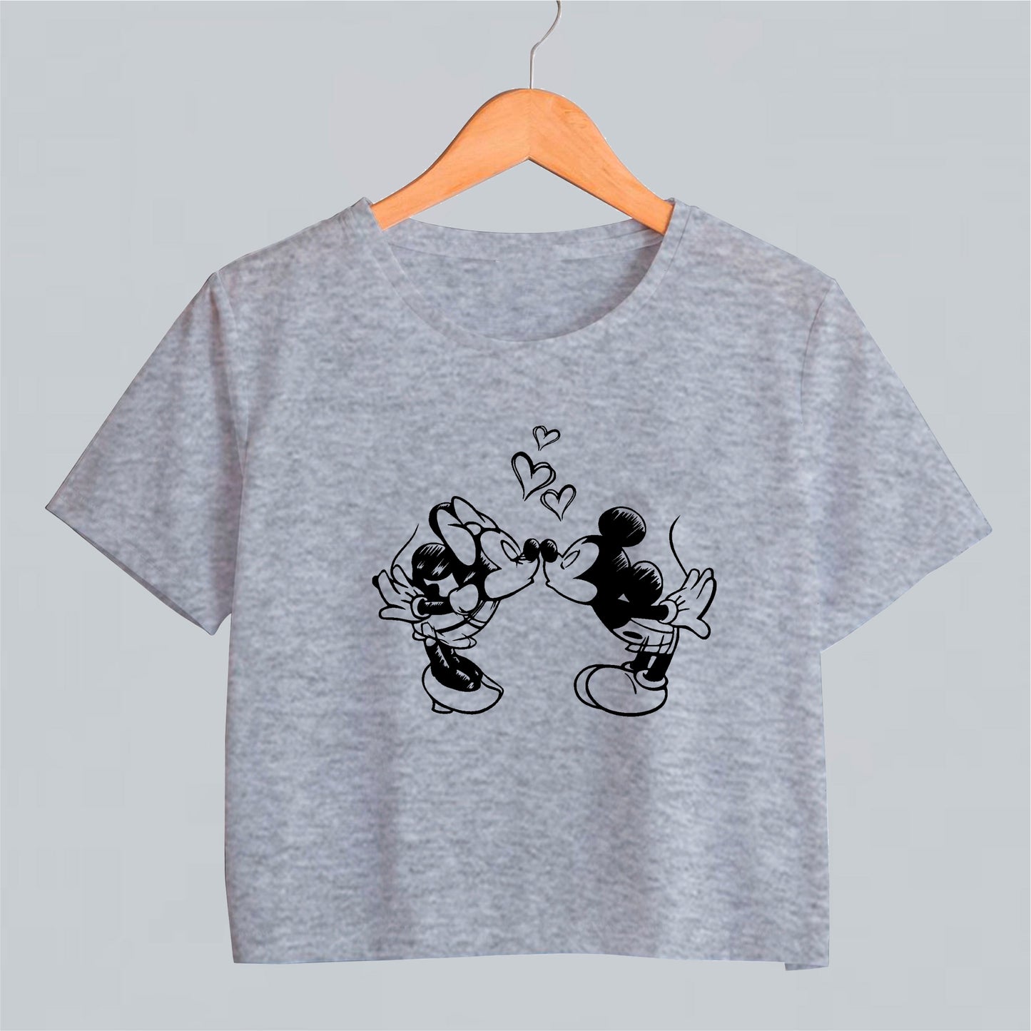 Camiseta corta para mujer mickey y minnie enamorados