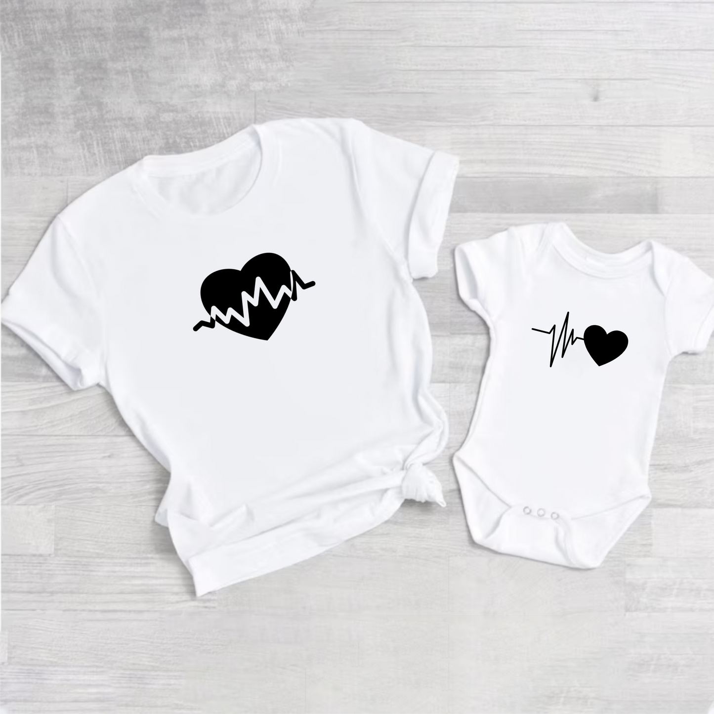 Camisetas mamá e hija de tal madre, corazón latiendo