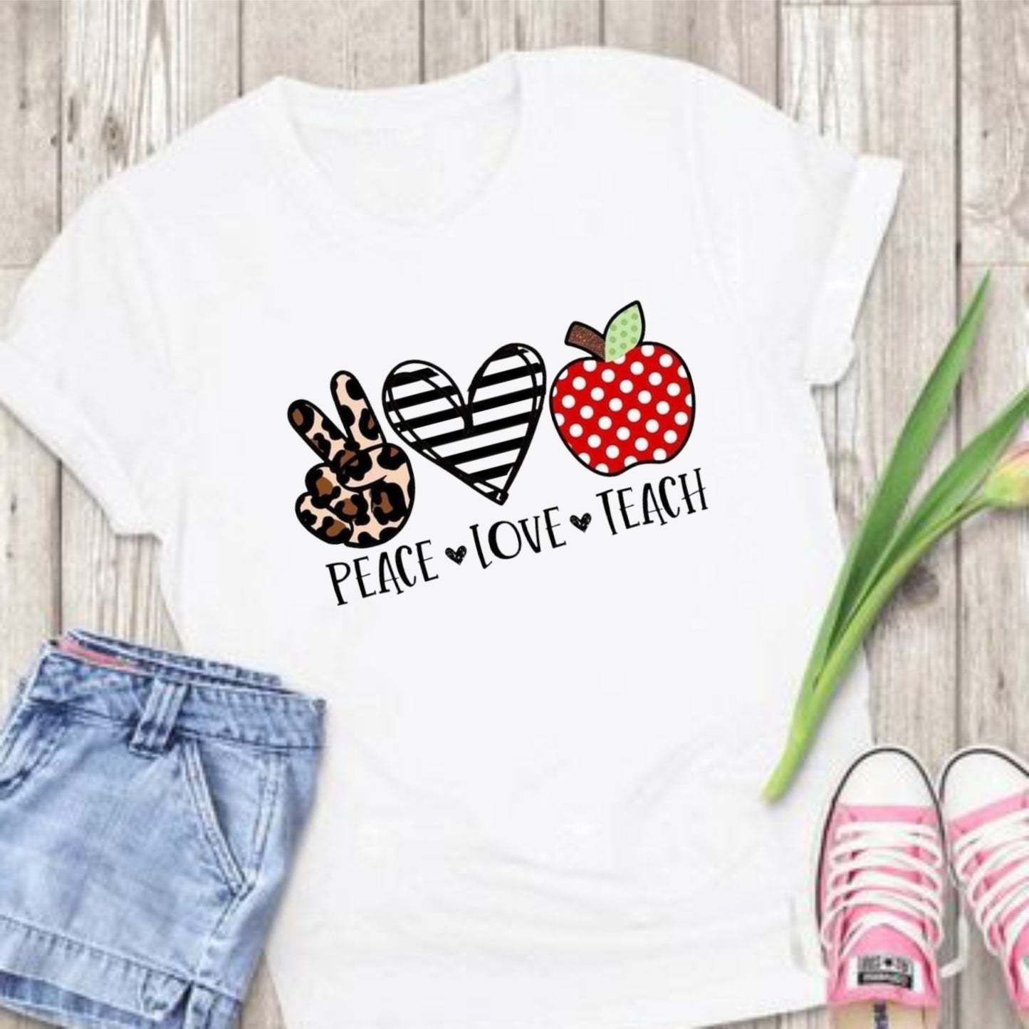 Camiseta Larga Mujer para profesora  Peace-Love-Teach